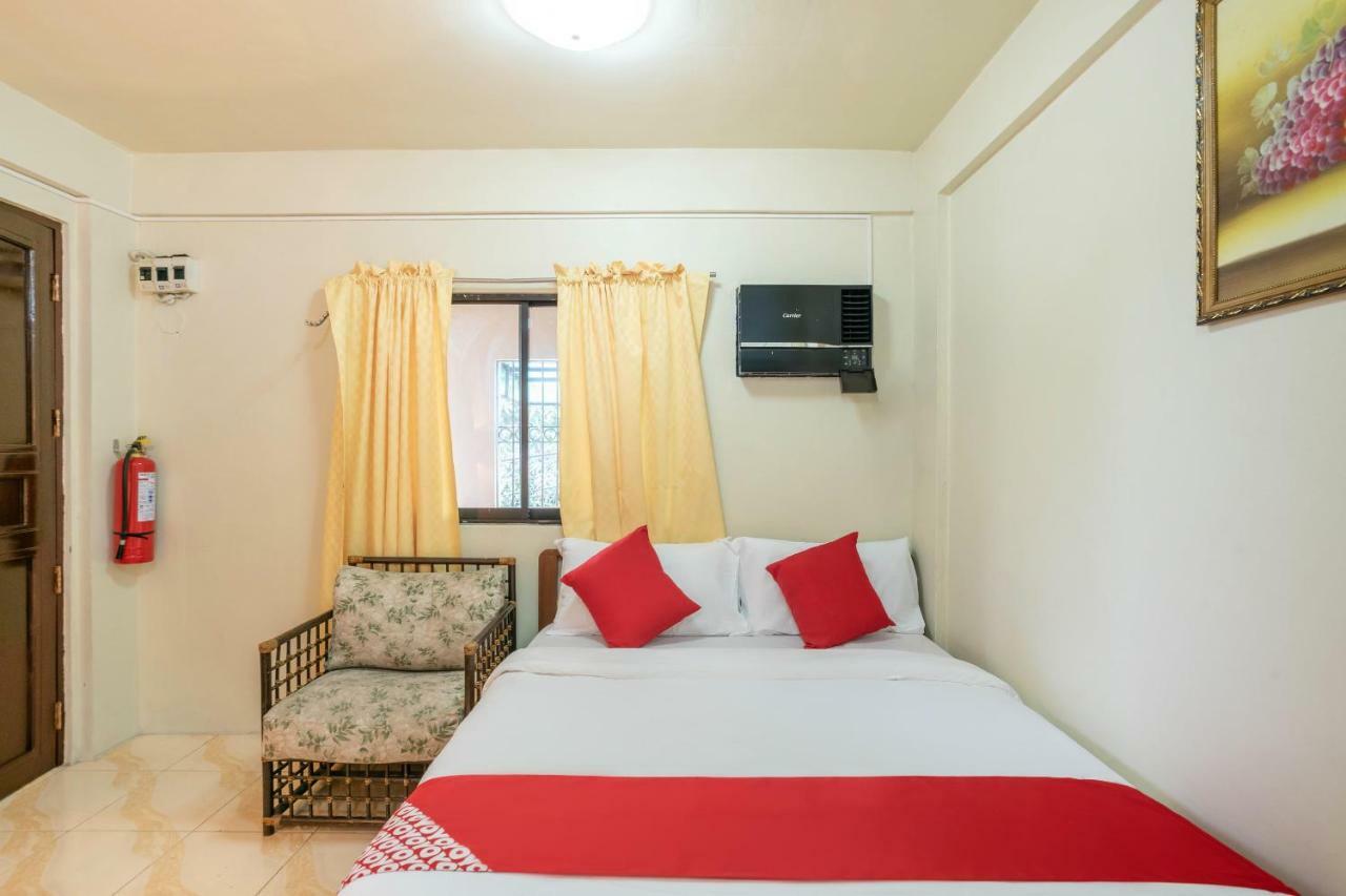 Conrado'S Apartelle Paranaque City Экстерьер фото