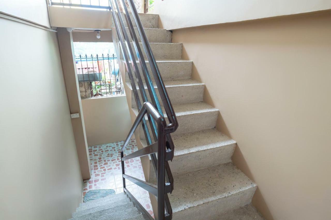 Conrado'S Apartelle Paranaque City Экстерьер фото