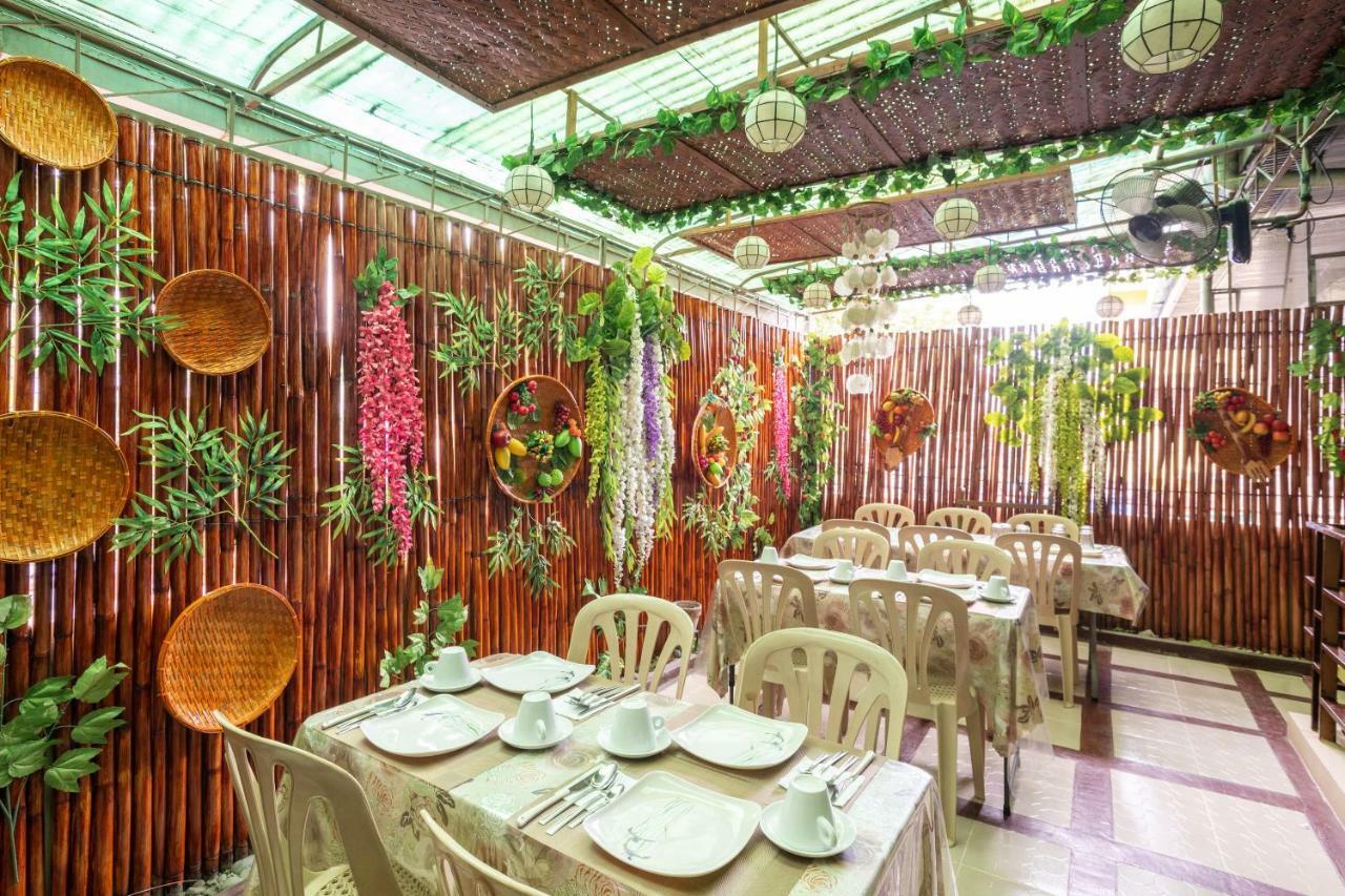Conrado'S Apartelle Paranaque City Экстерьер фото