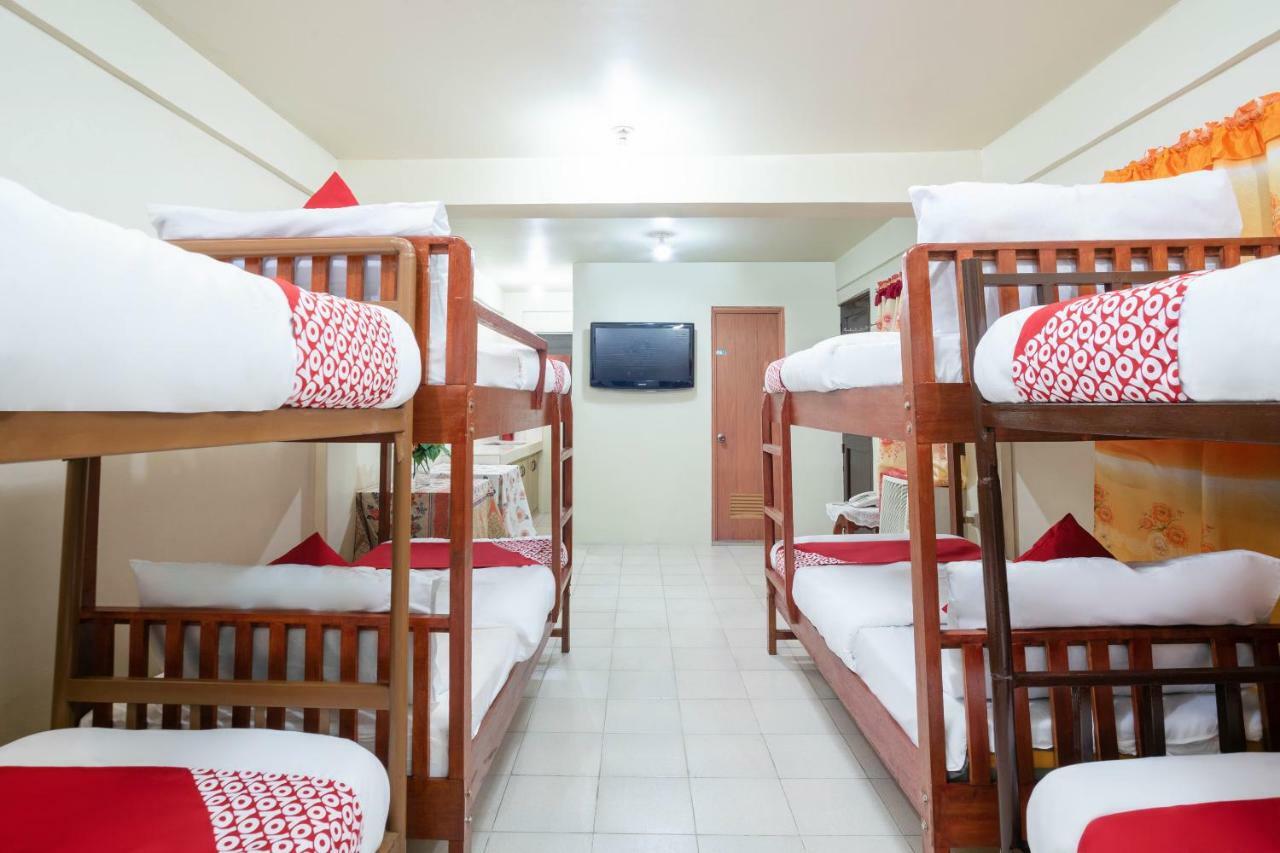 Conrado'S Apartelle Paranaque City Экстерьер фото