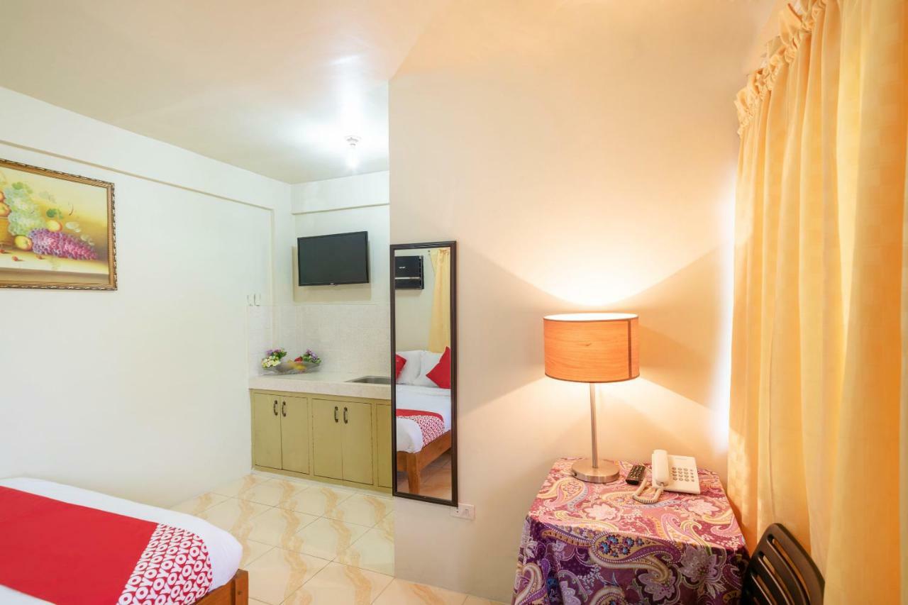 Conrado'S Apartelle Paranaque City Экстерьер фото